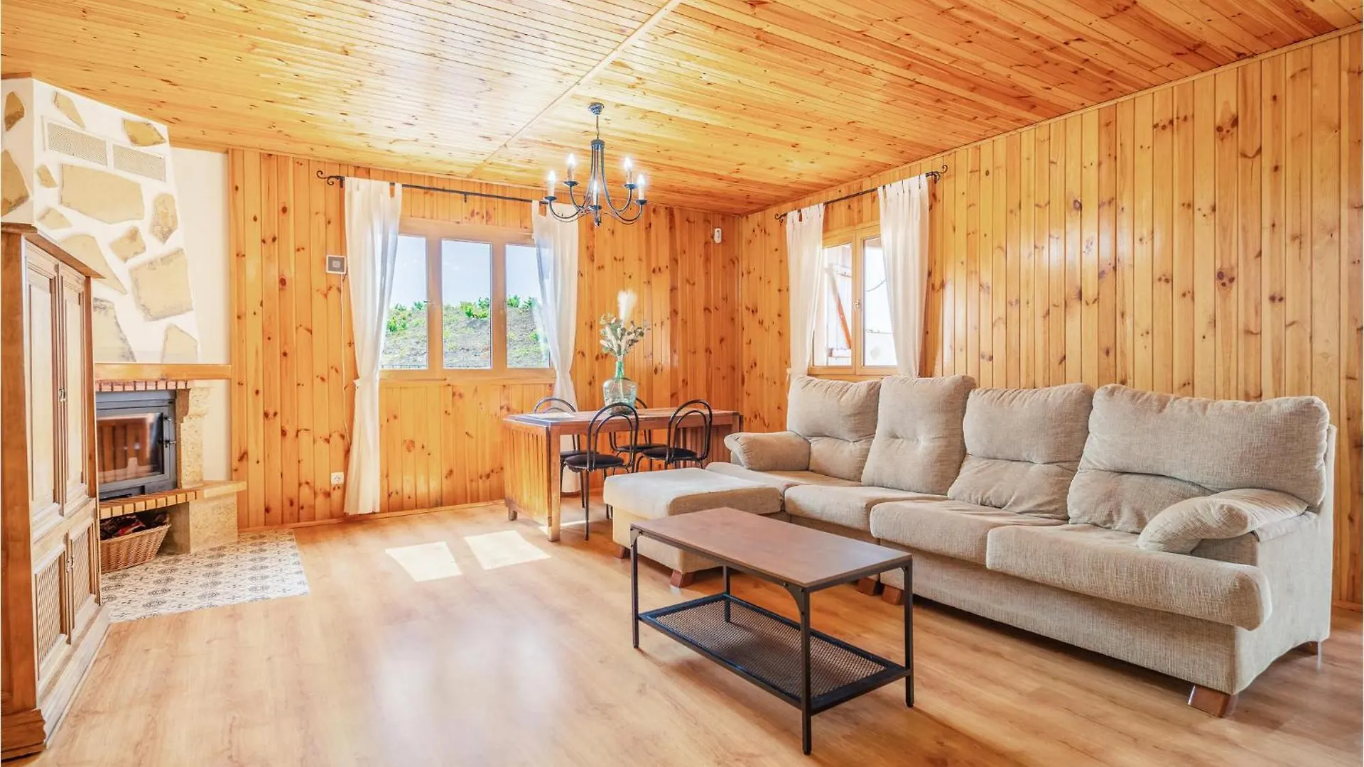 Feriehus Pet Friendly Home In El Borge With Kitchenette Moclinejo